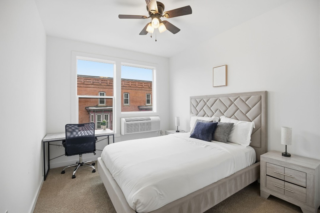 Fairmount Square 1528-3F · Unit 1/1