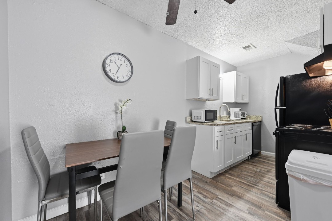 Pioneer Creek 604-01 · Unit 1/1