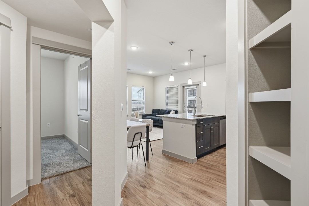 Chisholm Trace · Unit 327 2/2