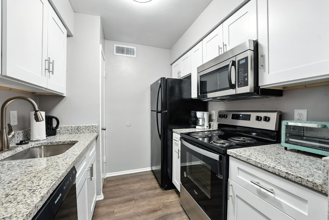 Eureka village · Unit 221 1/1