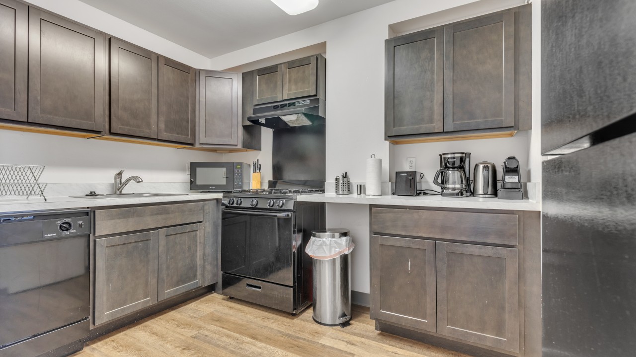 Pa Place 1801, 2br