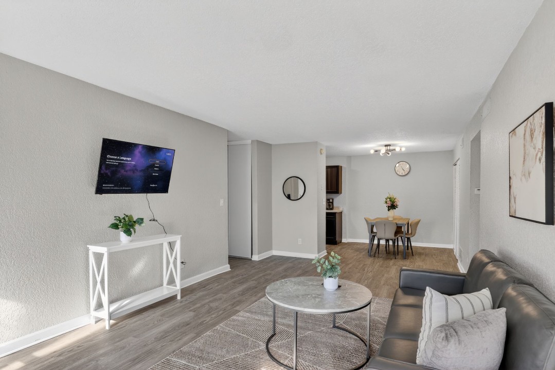Hillcrest 8312F · Unit 2/1