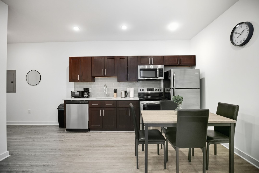 Fairmount Square 1528-3D · Unit 1/1