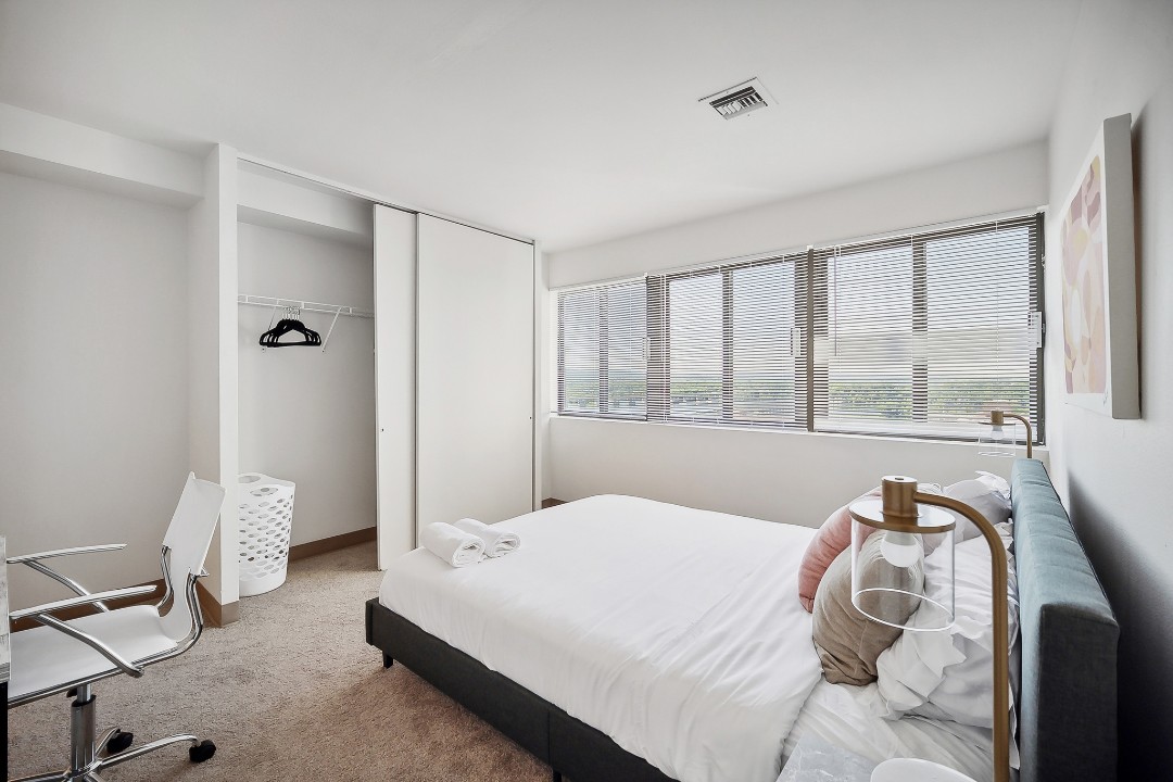 Pa Place 1802, 2br