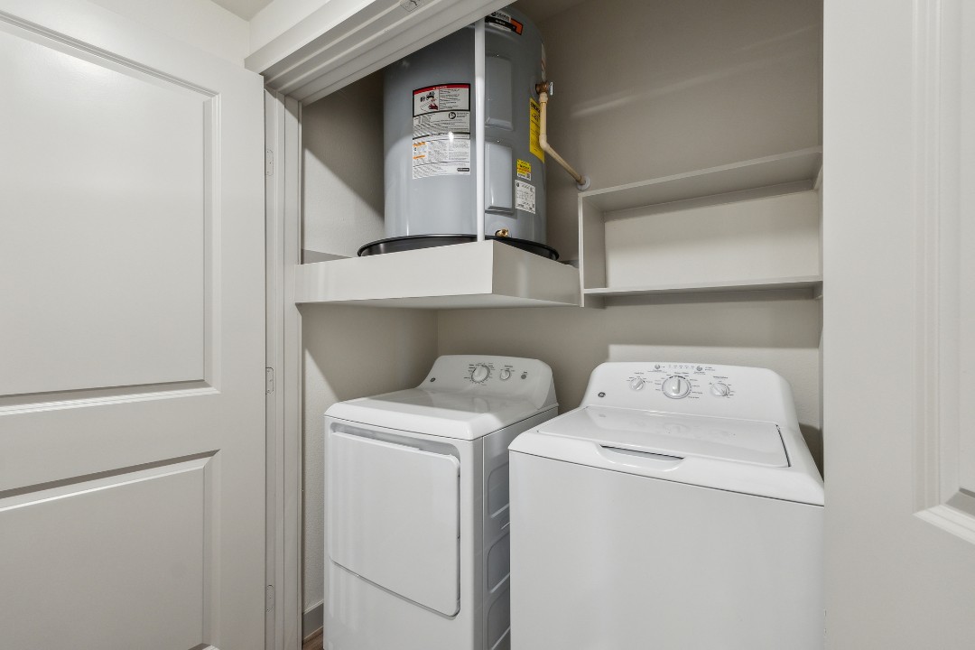 Chisholm Trace · Unit 1022 2/2