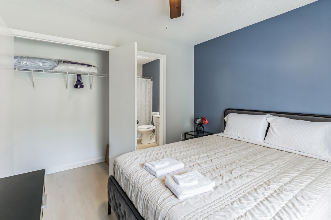 Carlson Bay, 965-301, · Unit 1/1