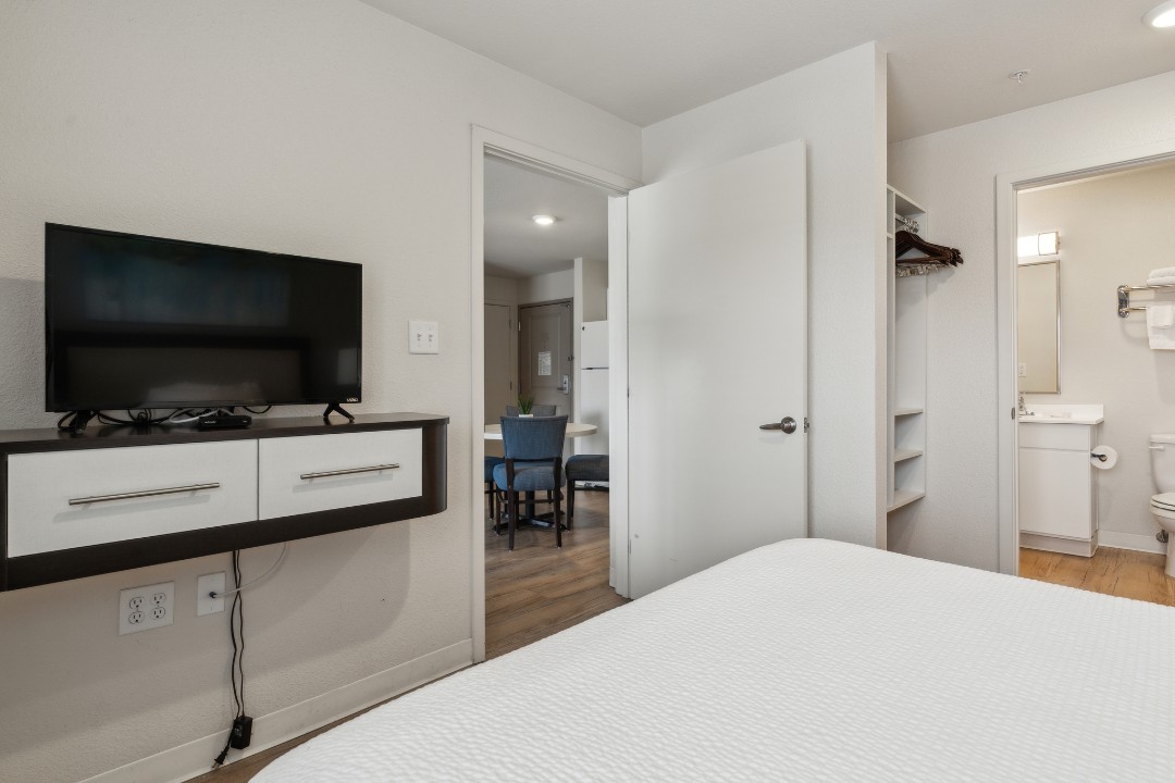 Simplicity At the Rim · Unit 1206  2/2
