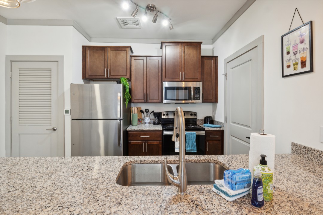 Overlook at Farragut 5001, 1BD/1BA