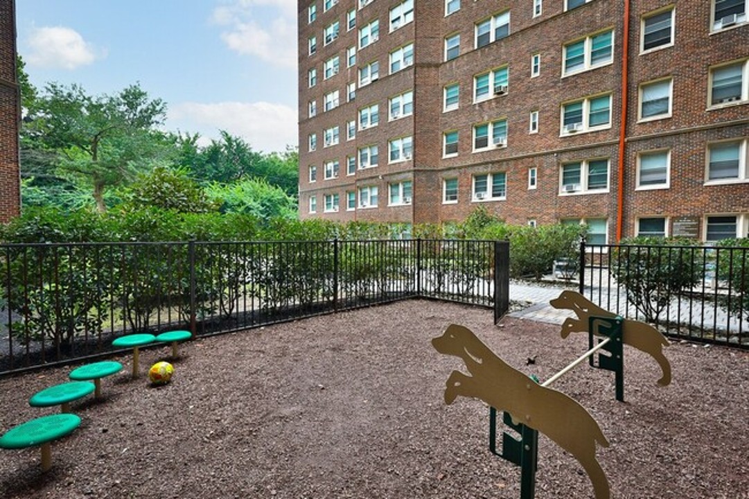 Fairfax Apartments · Unit 604 1/1