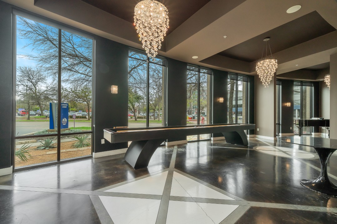 Park West 223, 1br