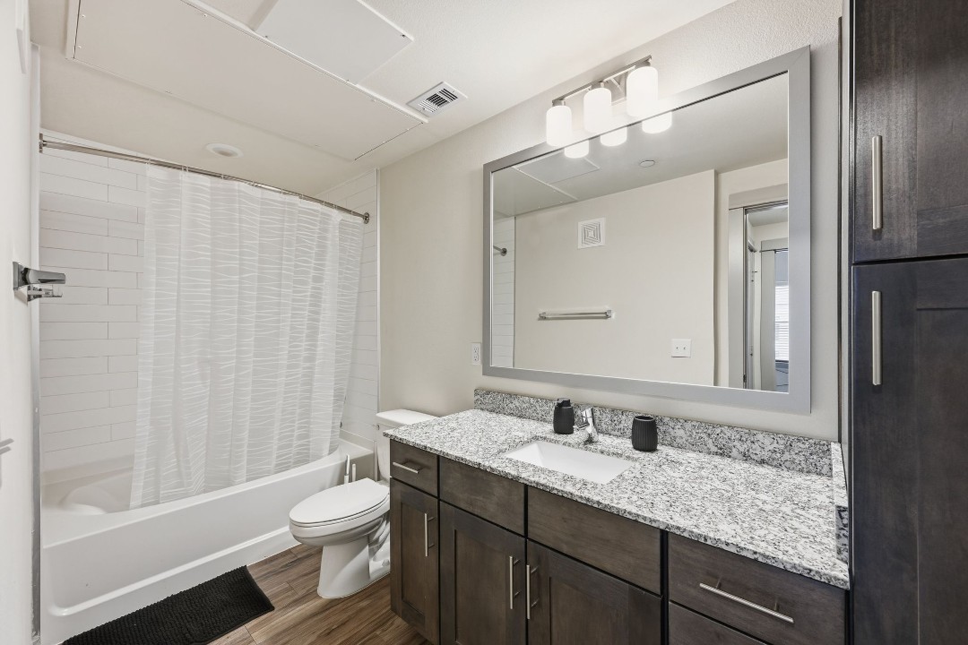 Chisholm Trace · Unit 1035 1/1