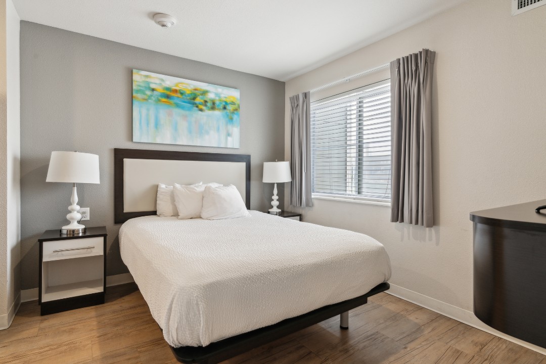 Simplicity At the Rim · Unit 1206  2/2