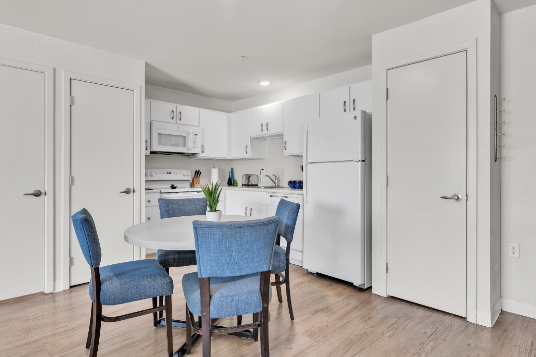 Simplicity At the Rim · Unit 1302 3/2
