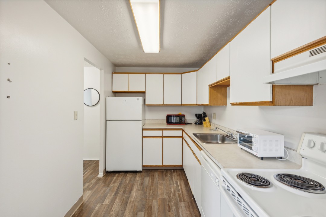 Midtown Towers 3605, · Unit 1/1