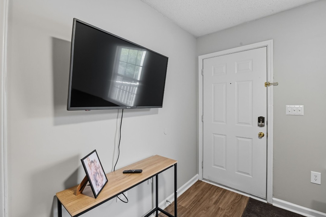 Meadowbrook 254-301 1bd/1bd
