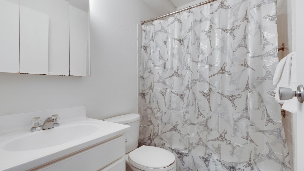 Pa Place 1203, 1br