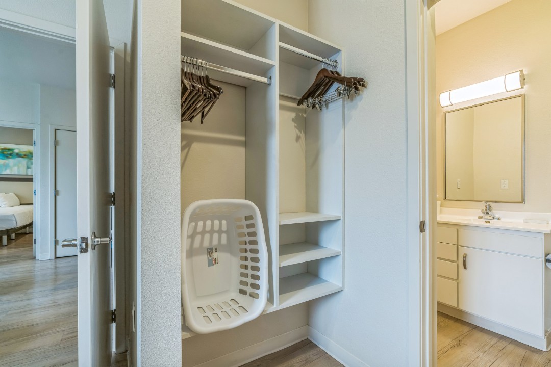 Simplicity At the Rim · Unit 1112  1112