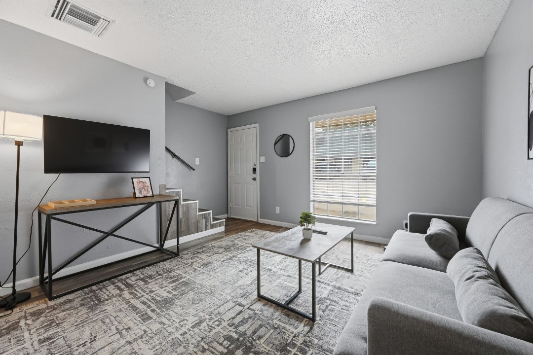 1 Bedroom · Signature layout