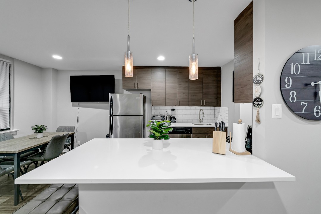 Avenue · Unit A821 2Br