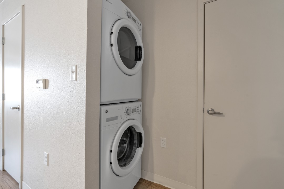Simplicity At the Rim · Unit 1321 2/2