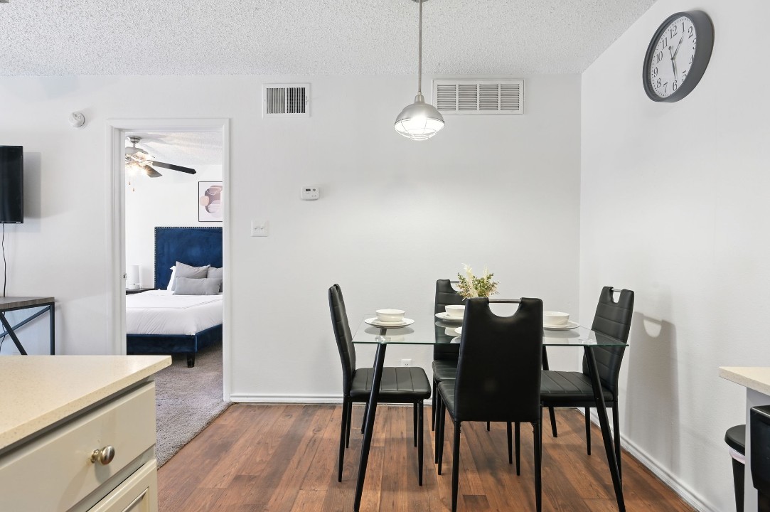 Mueller Flats · Unit 1508 1/1