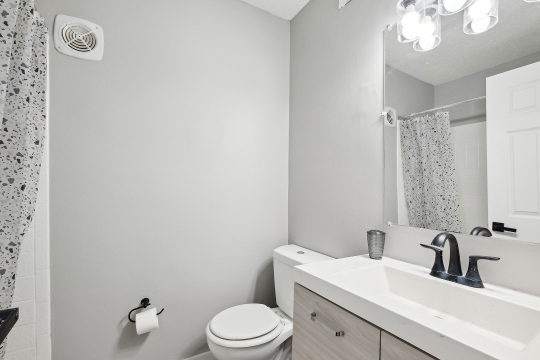 Brentwood Hills, C4- · Unit 1/1