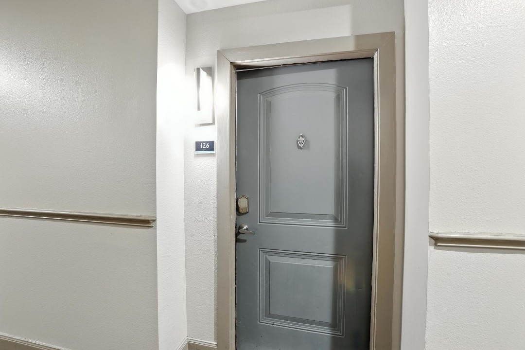 Regards At Med Center · Unit 126 2/2