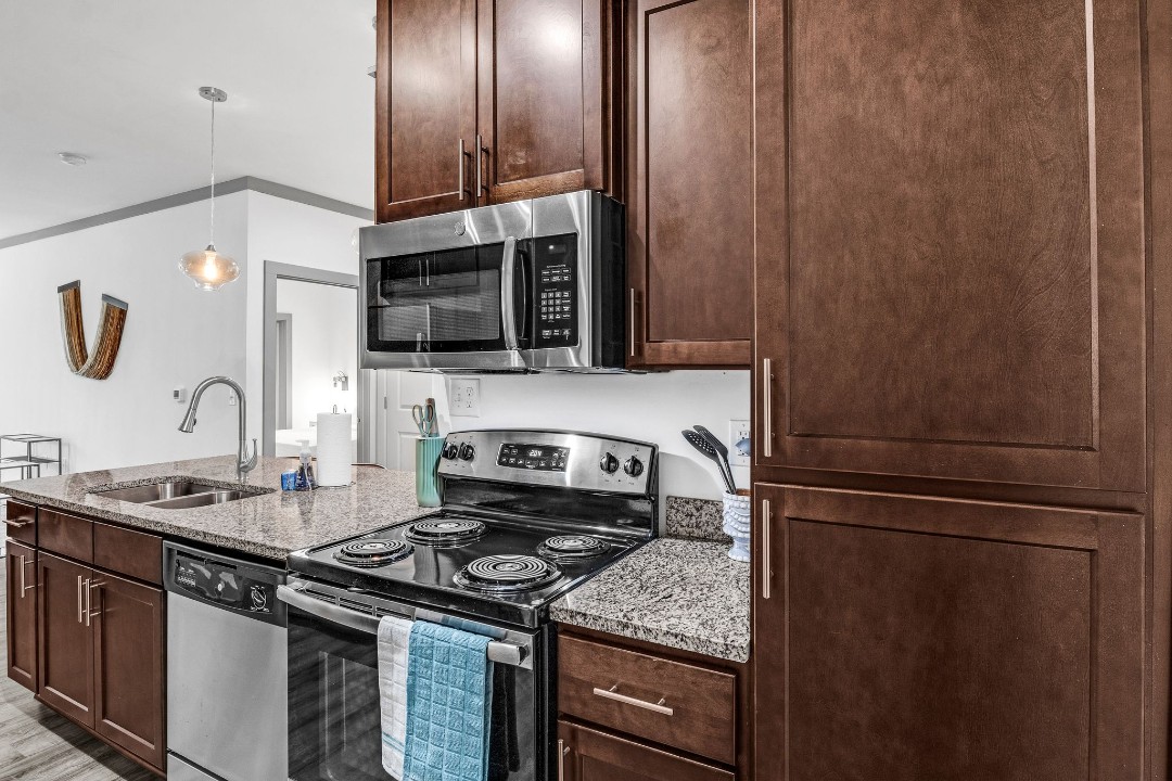 Overlook at Farragut 4001, · Unit 2/2