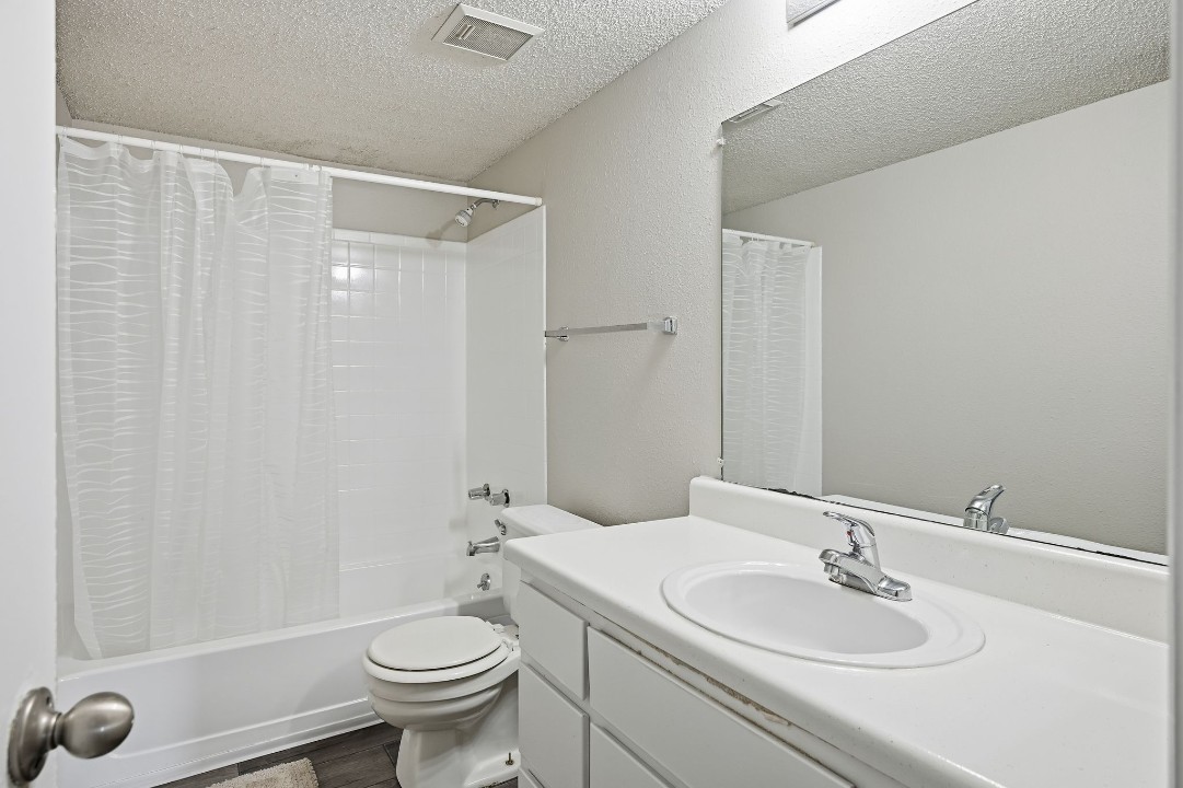 The Trails · Unit 323 2/1