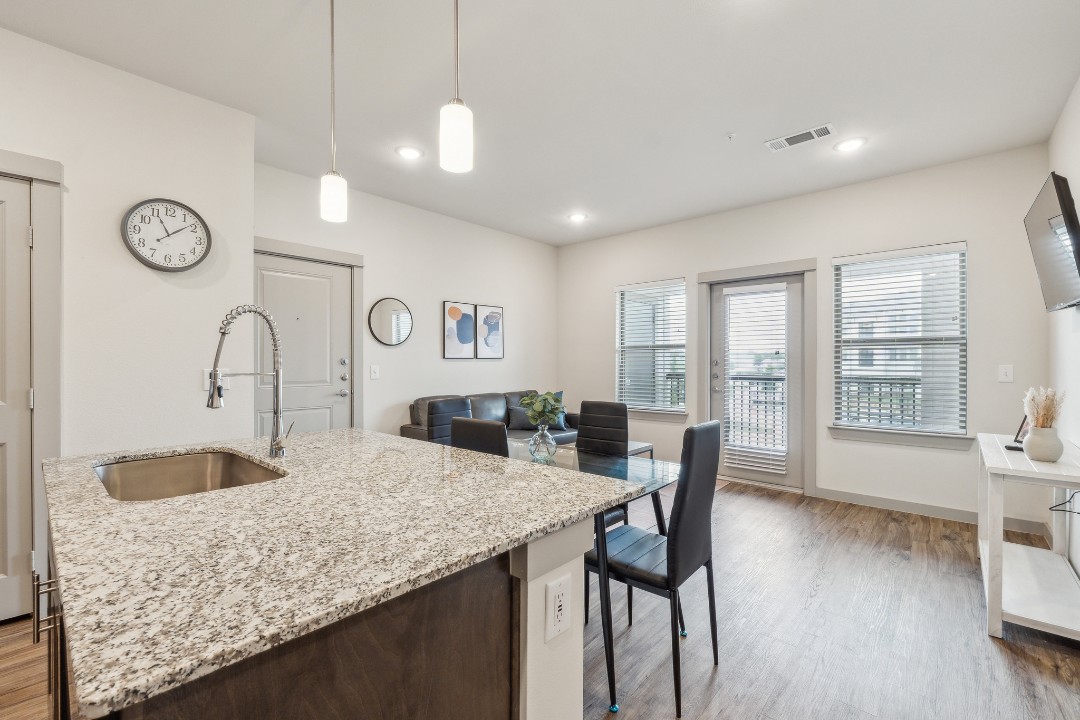 Chisholm Trace · Unit 1235 1/1