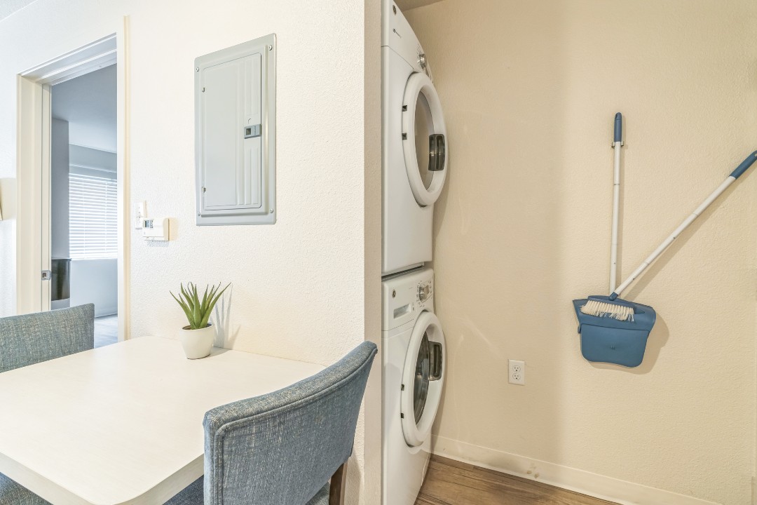 Simplicity At the Rim · Unit 1405 1/1