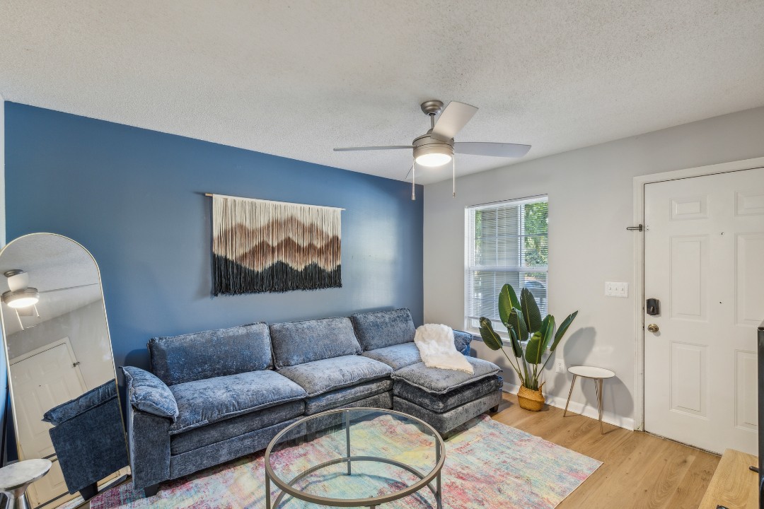Carlson Bay, 3504-102, · Unit 2/2