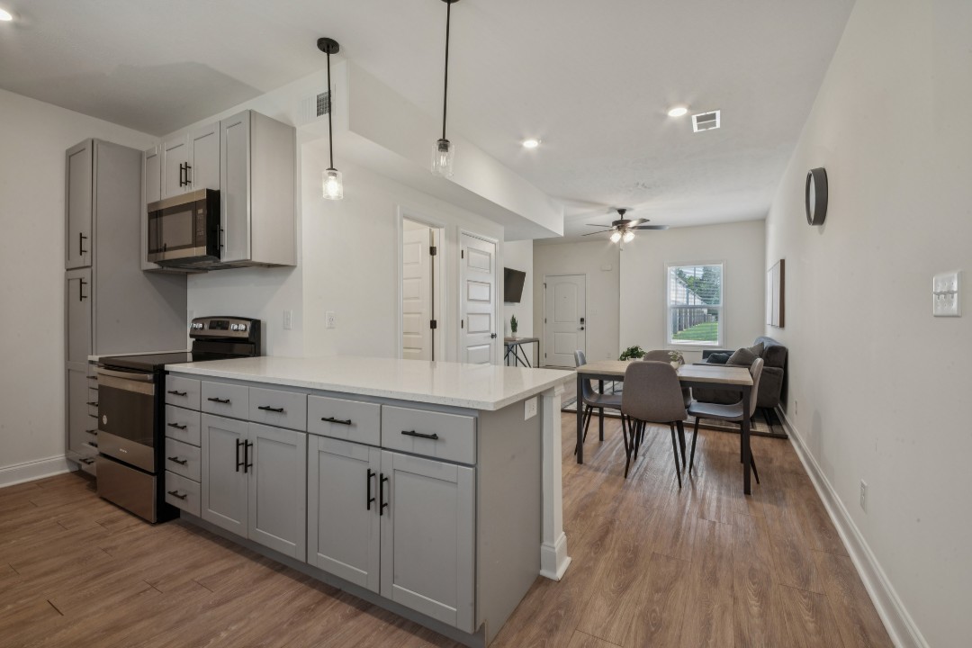 Arte Luxury townhomes D7 2/2.5