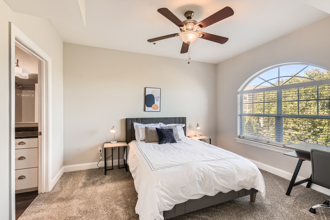 Crest at Midtown · Unit 1413 1/1
