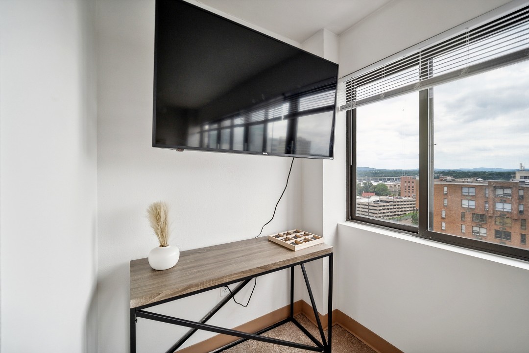 Pa Place 1306, 1br