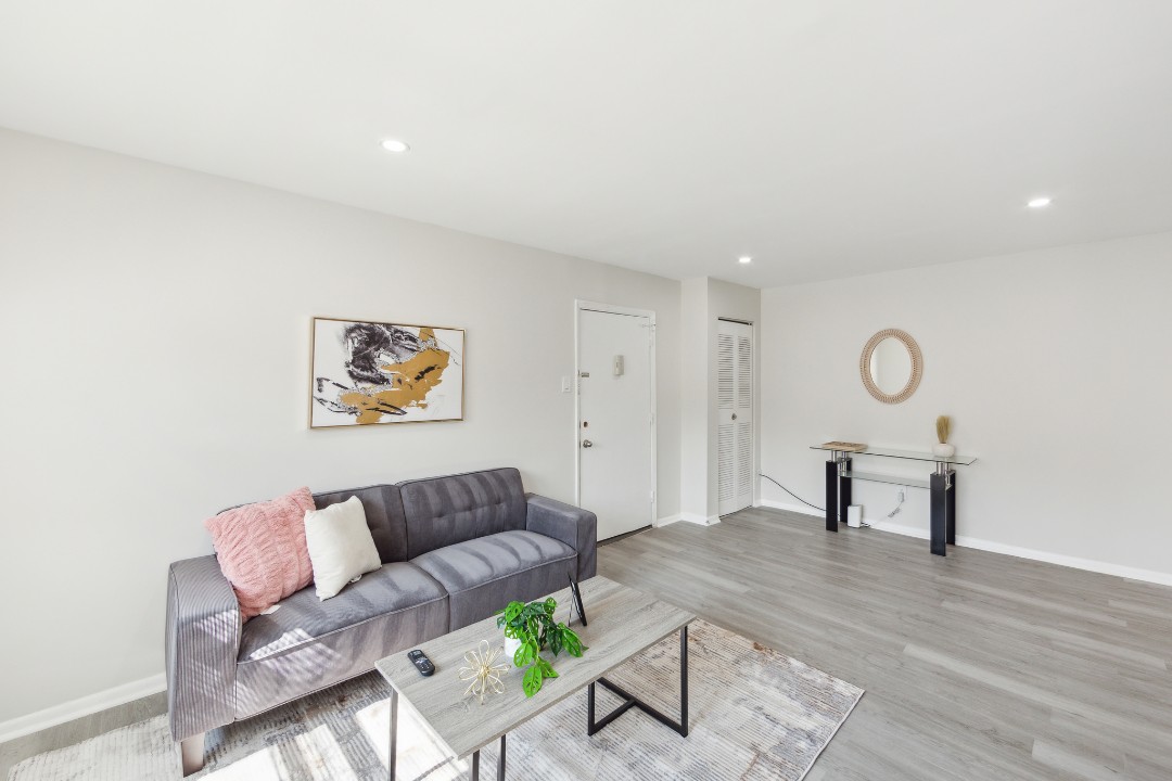 2 Bedrooms · Signature layout