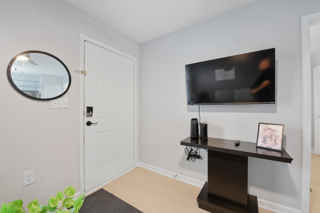 Meadowbrook 254-301 1bd/1bd