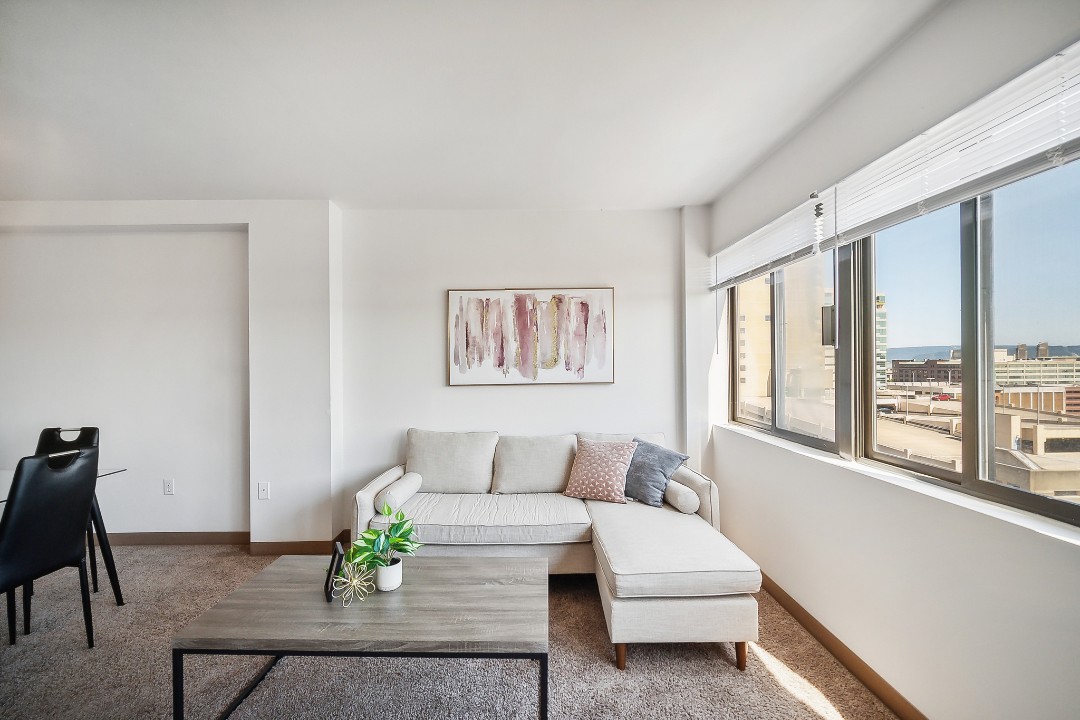 1 Bedroom · Signature layout