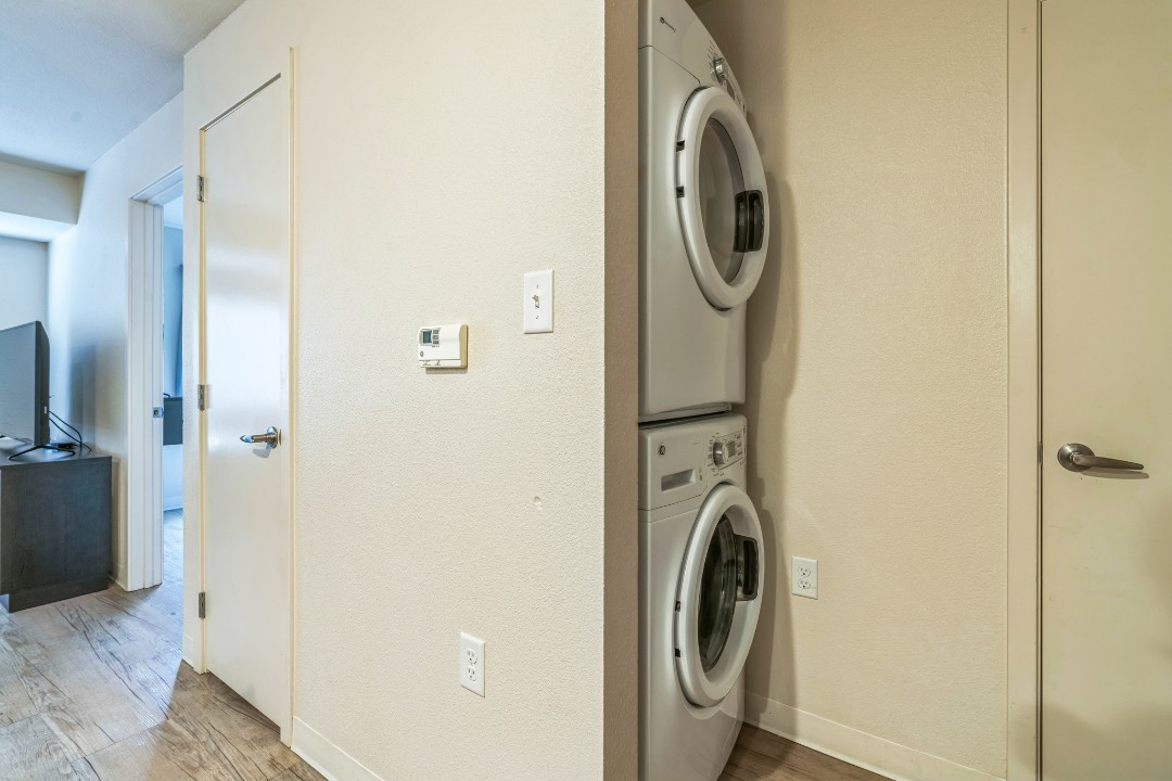 Simplicity At the Rim · Unit 1206  2/2