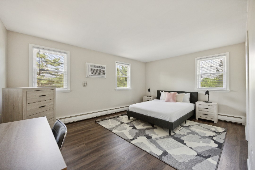 2 Bedrooms · Signature layout