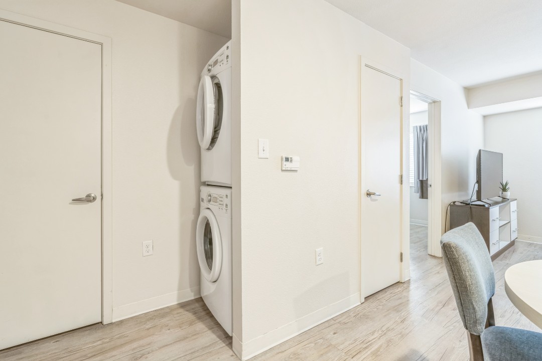 Simplicity At the Rim · Unit 1404 2/2