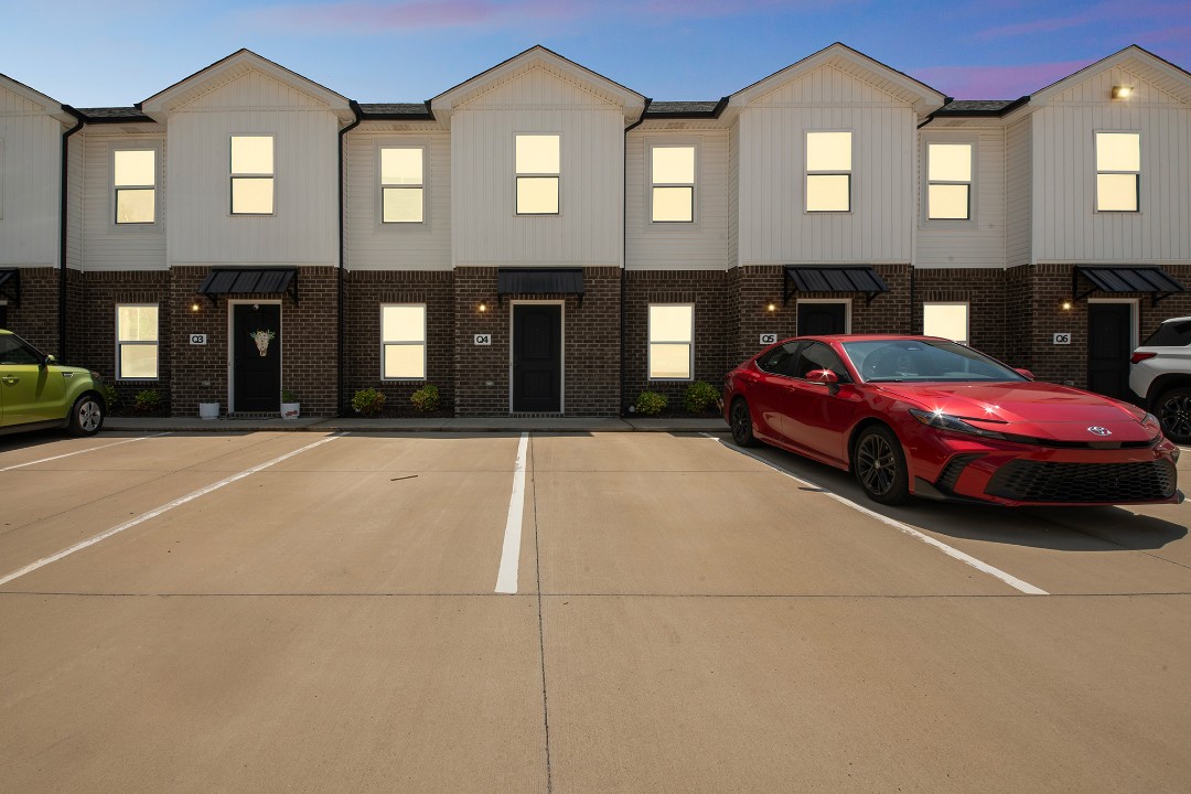 Arte Luxury townhomes Q4 2/2.5