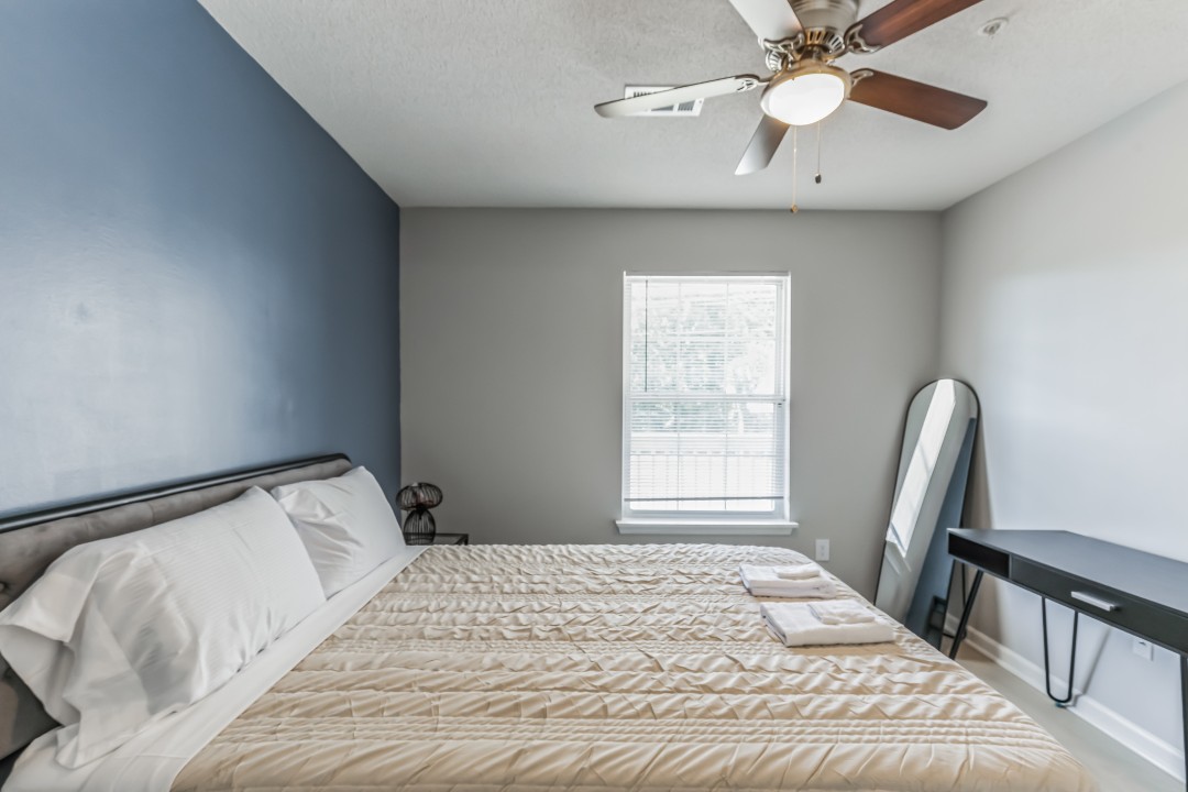 Carlson Bay, 965-301, · Unit 1/1