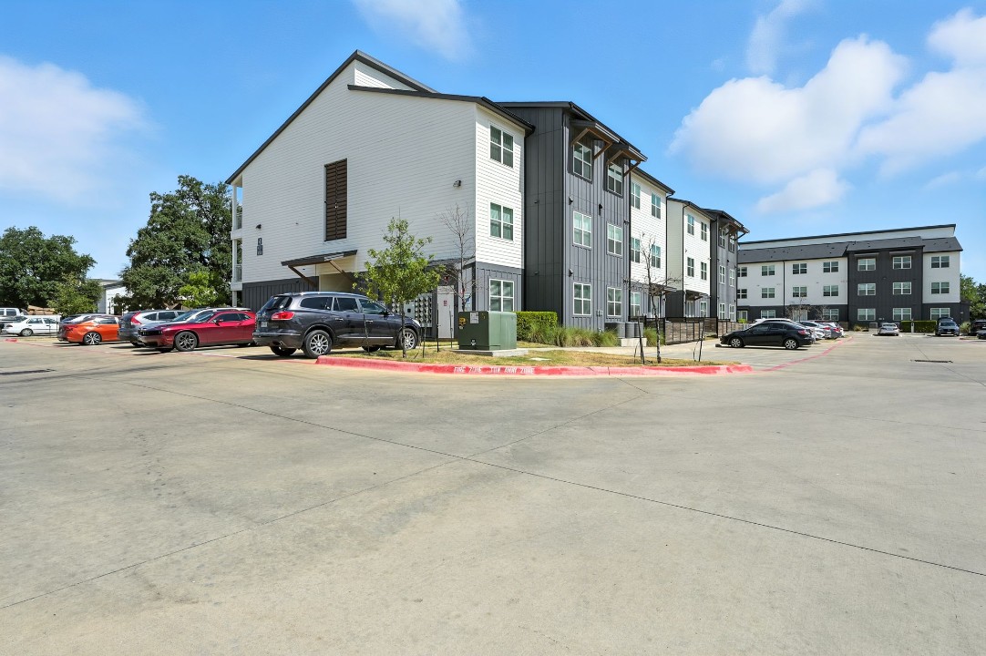 Spectra Parks · Unit 4301 2/2