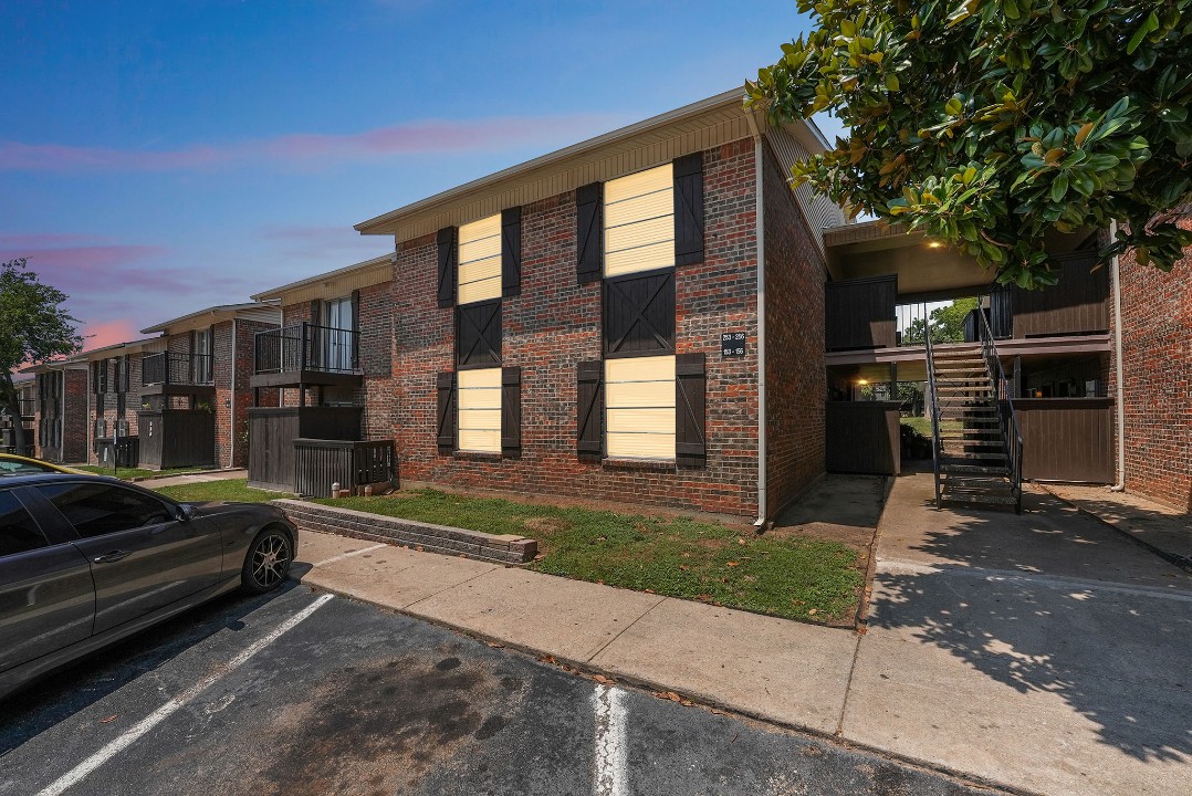 Eureka village · Unit 253 2/1