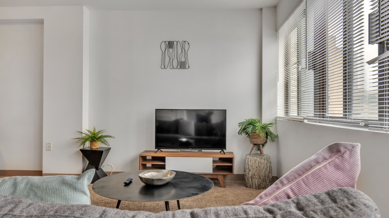 Pa Place 1801, 2br