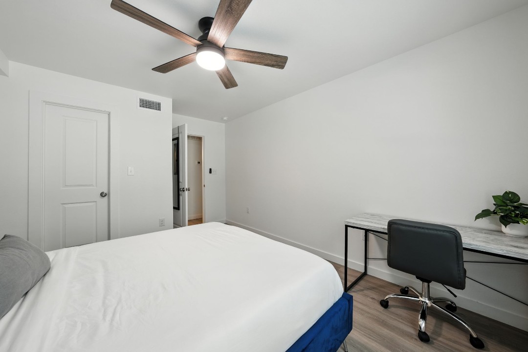 Mueller Flats · Unit 1613 1/1
