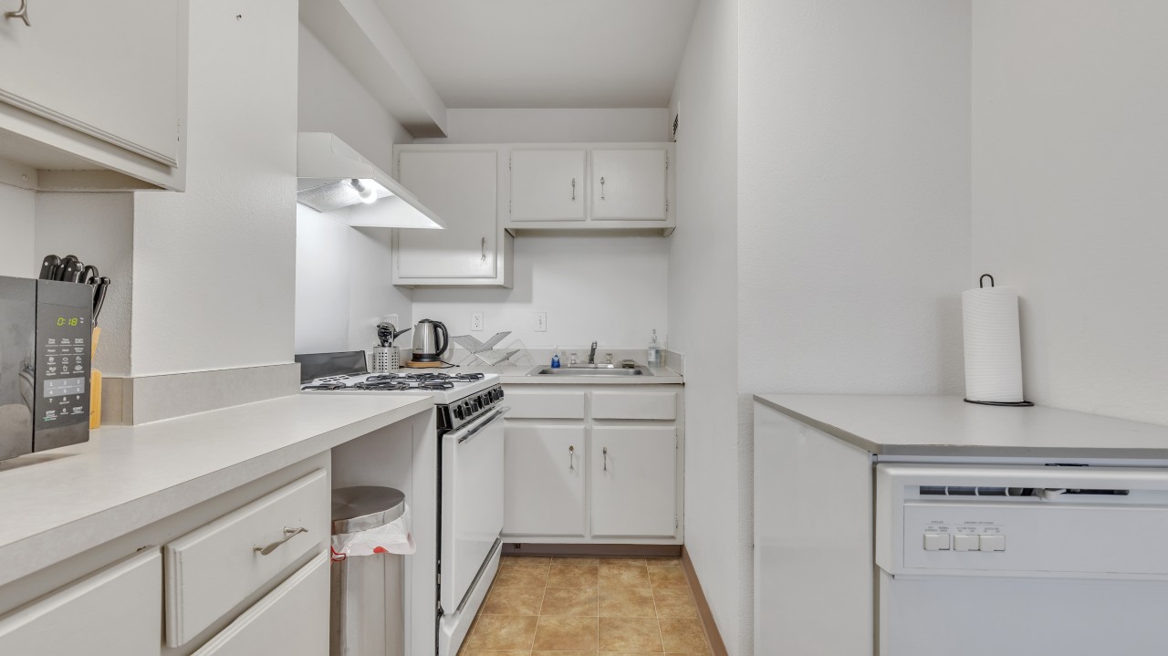 Pa Place 1506, 1br