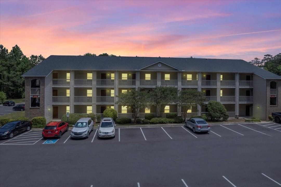 Carlson Bay, 974-301, · Unit 2/2