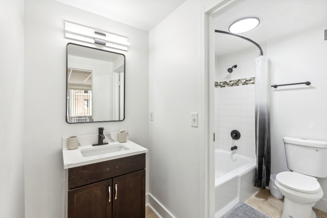 on East, 116 - · Unit 111  1/1